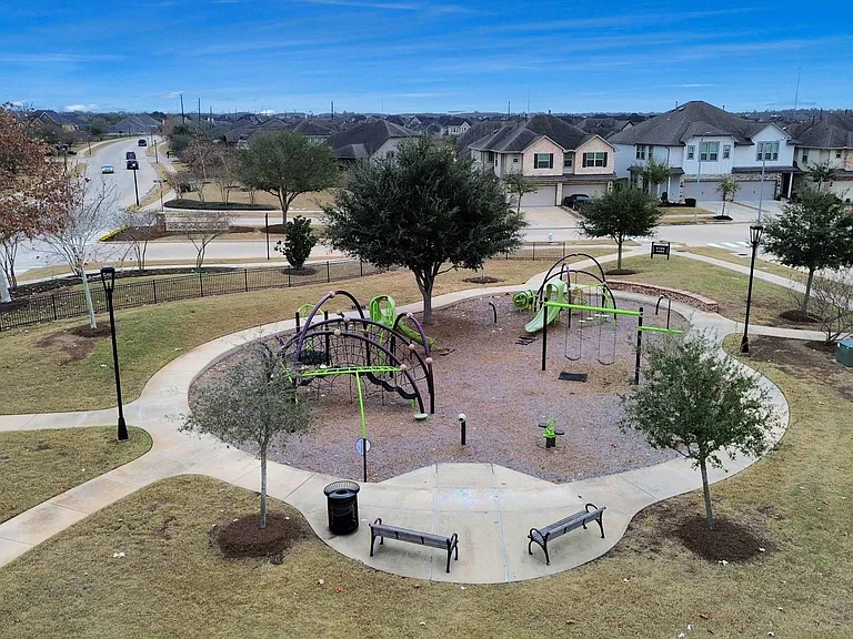 22658 Sutherland Bend Ln — Photo 39