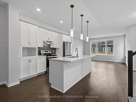5th image of 689 N Taliesin Cres E