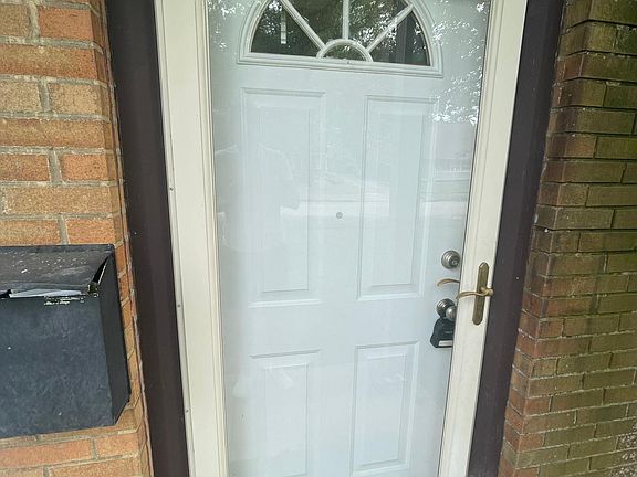 4th image of 1611 Hanover St