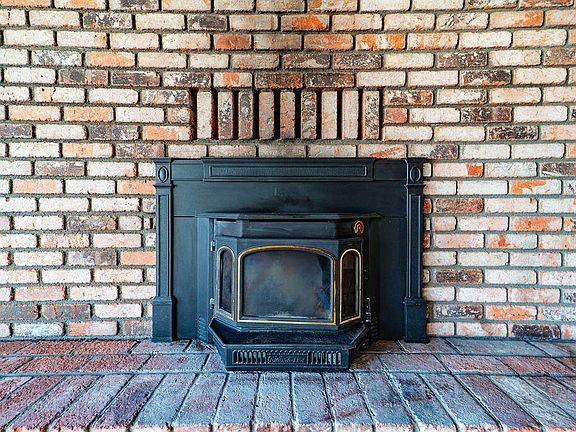 5th image of 208 Odd Fellows Ave