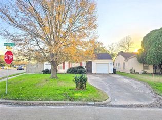6701 Malibu Dr, Houston, TX 77092