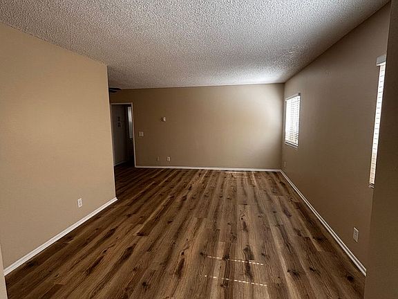 3rd image of 2264 Magnolia Ave #3