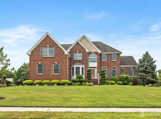 15 Meadowlark Dr, Plainsboro, NJ 08536