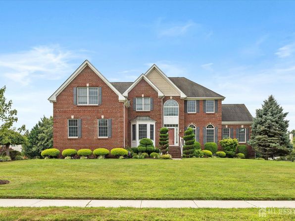 15 Meadowlark Dr