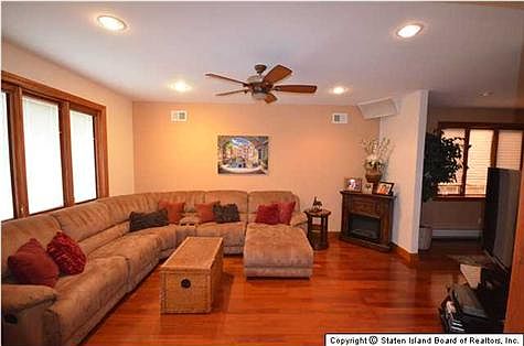 5th image of 226 Woodvale Ave