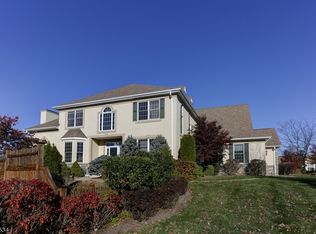 6 Drake Ln, Chester, NJ 07930