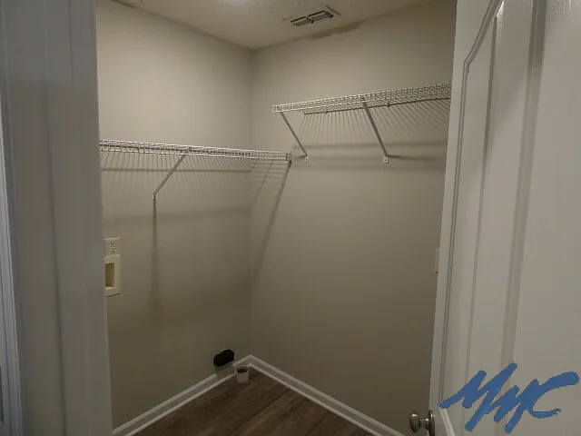 1114 Melvin Dr — Photo 3