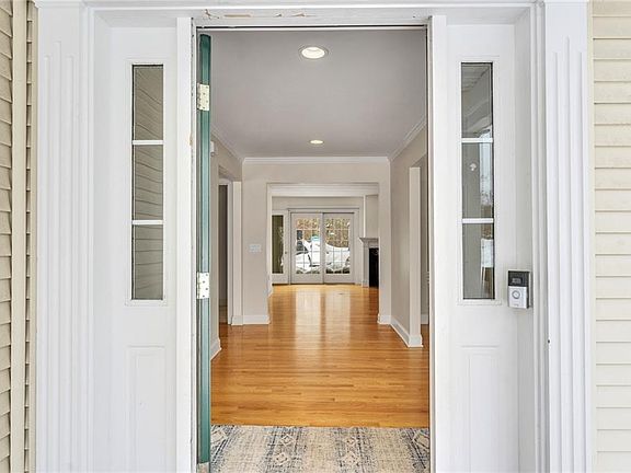 5th image of 15 Jessica Ln