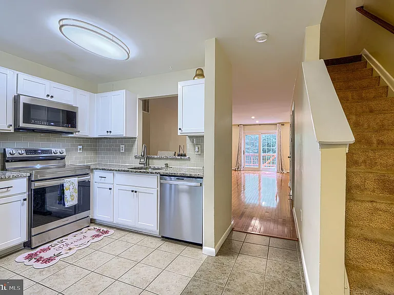 3818 Swift Run Dr — Photo 3