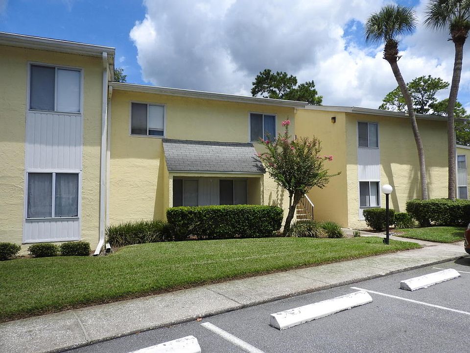 1st image of 572 Fairways Cir #B