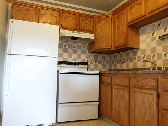 3rd image of 6160 N Damen Ave APT 414