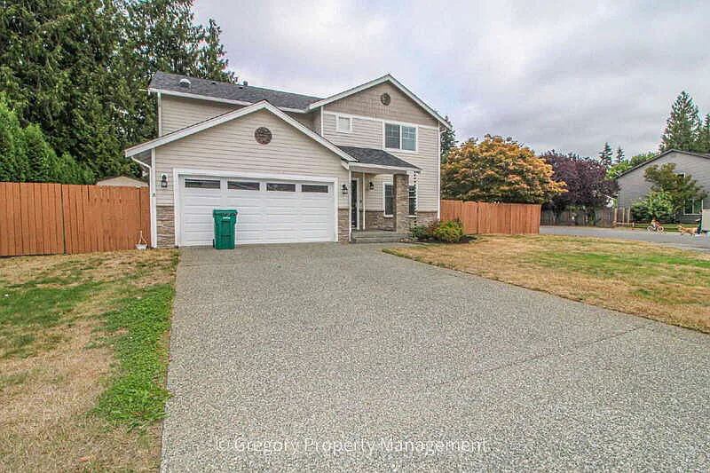3 bed, 2.5 bath, $3,300 — Photo 2