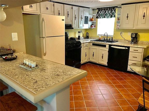 4th image of 2529 Sissonville Dr