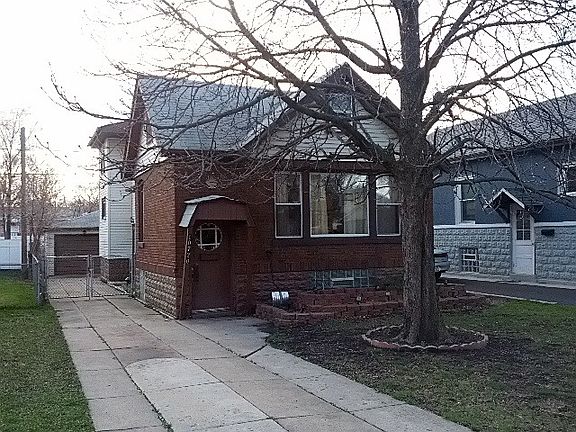 2nd image of 10720 S Maplewood Ave