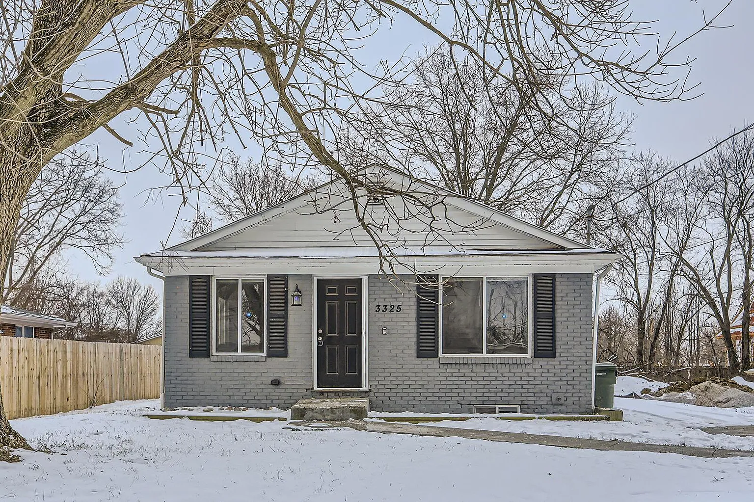 3325 E Deshler Ave photo 1