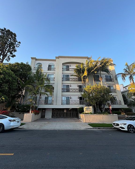 1st image of 1722 Malcolm Ave APT 206
