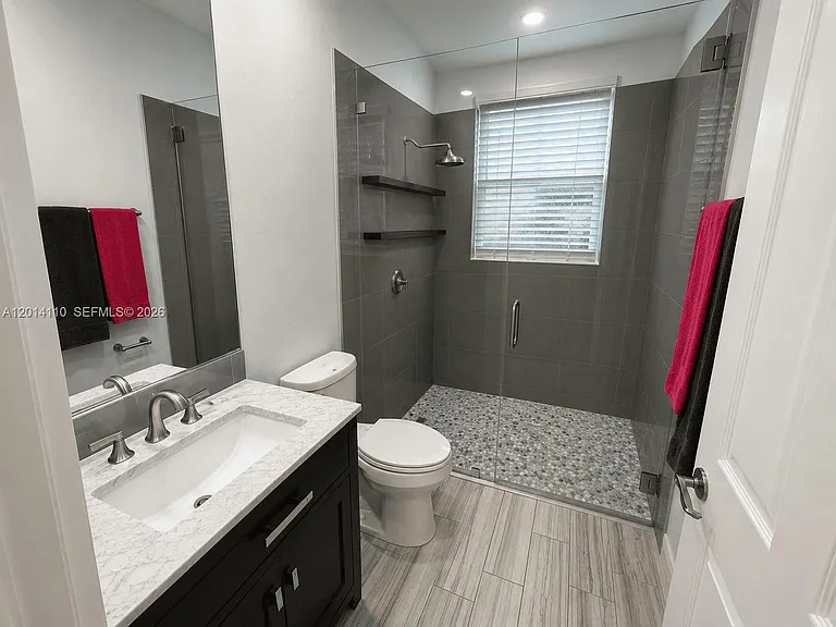 3424 Belmont Ter — Photo 33