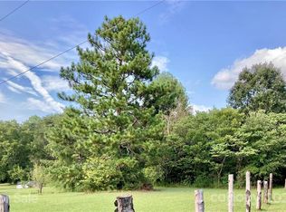 1070 Flannagan Dr, Newton, NC 28658