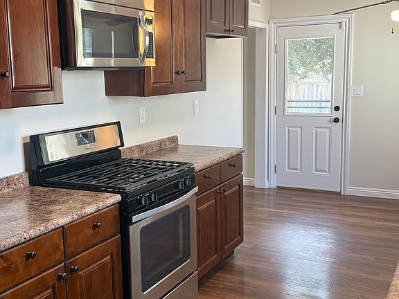 Eating area in kitchen
