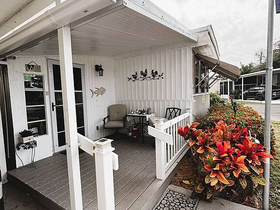 4th image of 14 Isabelle Ave