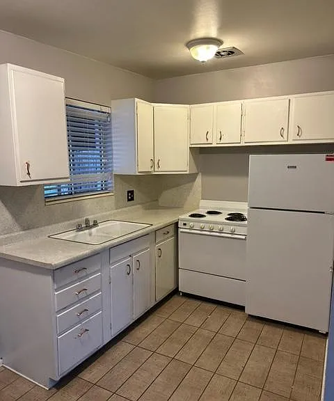 876 E Princeton Ave #876 — Photo 5