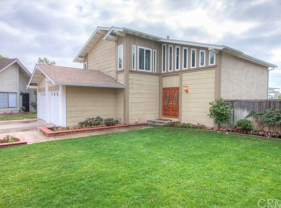 The front lawn IS that big!