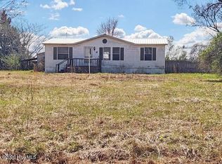 1200 Wynn Ln, Williamston, NC 27892