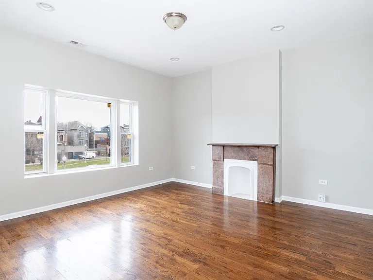 4326 S Calumet Ave #2 — Photo 1
