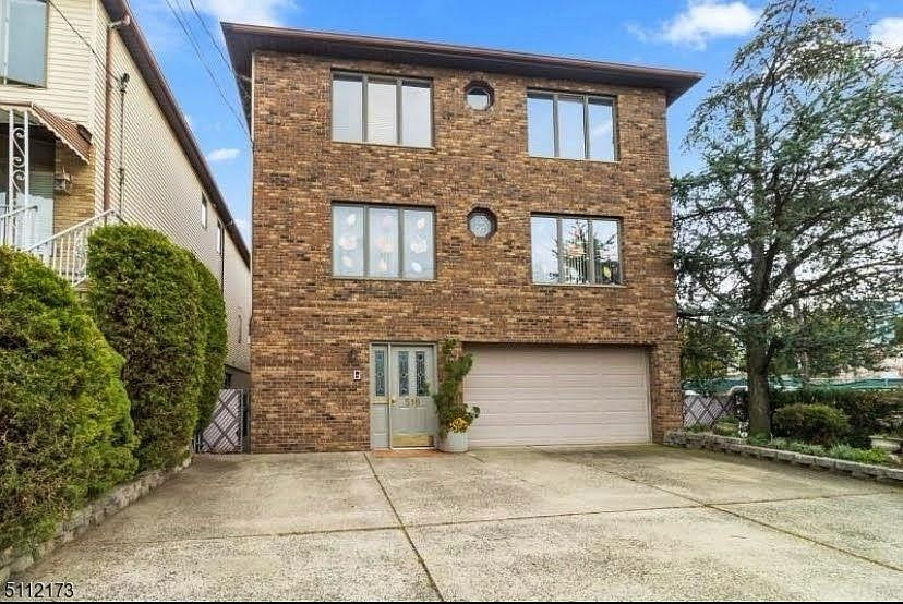 1st image of 516 Avenue A #3