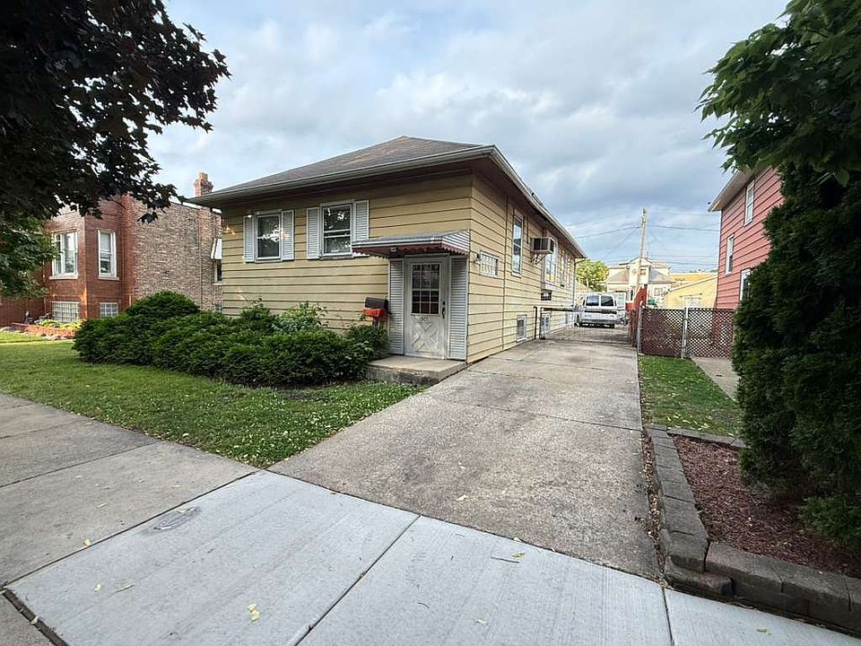 1st image of 2627 S 60th Ct