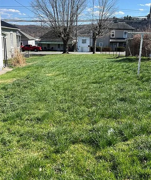 506 Bee St — Photo 12