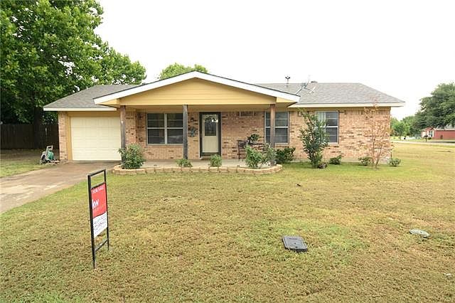 1st image of 812 Texas St