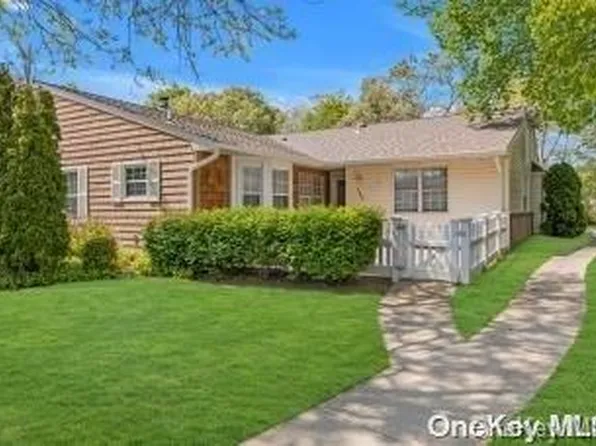 145 Revere Drive #145, Sayville, NY 11782