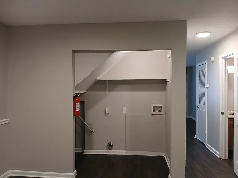 107 Kingsbury Ct #B — Photo 14