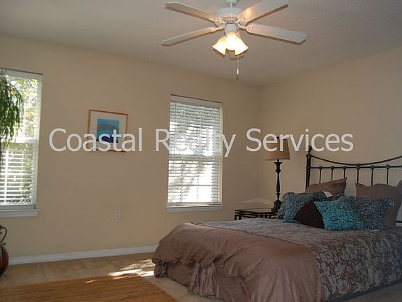 4th image of 988 Scenic Oak Ln