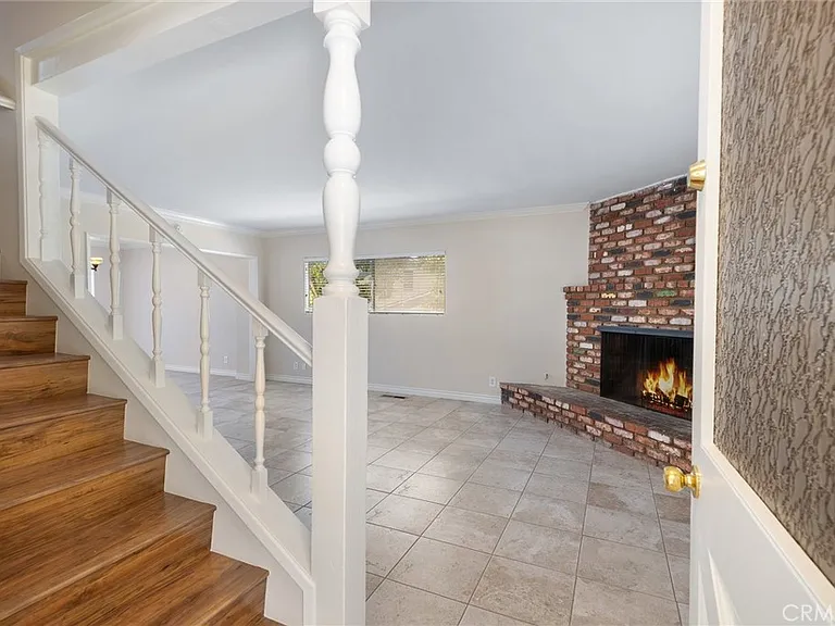 21816 Providencia St — Photo 10