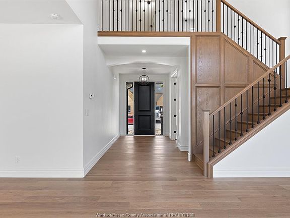 4th image of 1198 Campana Cres