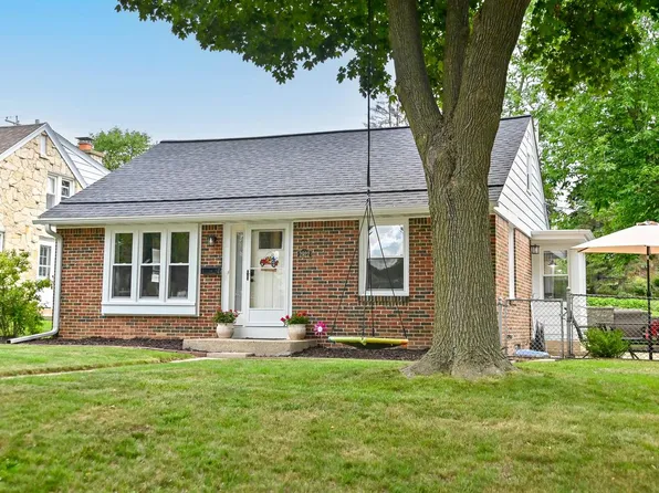 2922 North 90th STREET, Milwaukee, WI 53222