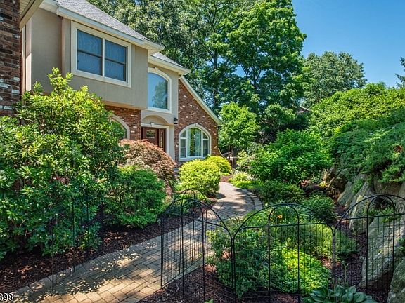 4th image of 93 Coventry Way