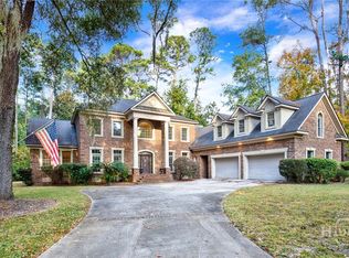 2 Wakefield Pl, Savannah, GA 31411