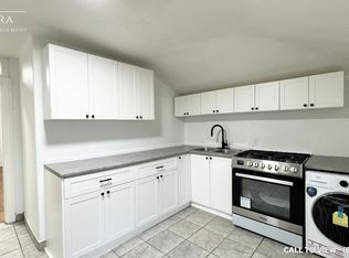 216 John St N #2, Hamilton, ON L8L4P5