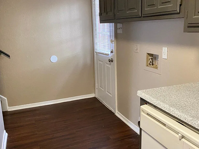 3031 W Sycamore Cir #3031 — Photo 8
