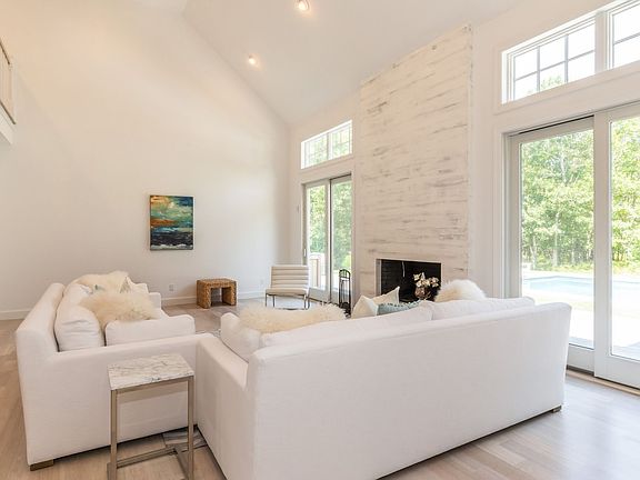 4th image of 22 Noelles Ln