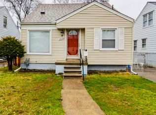 26750 W Hills Dr, Inkster, MI 48141