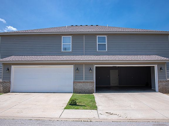 2nd image of 1316-1318 N Sicily Ln