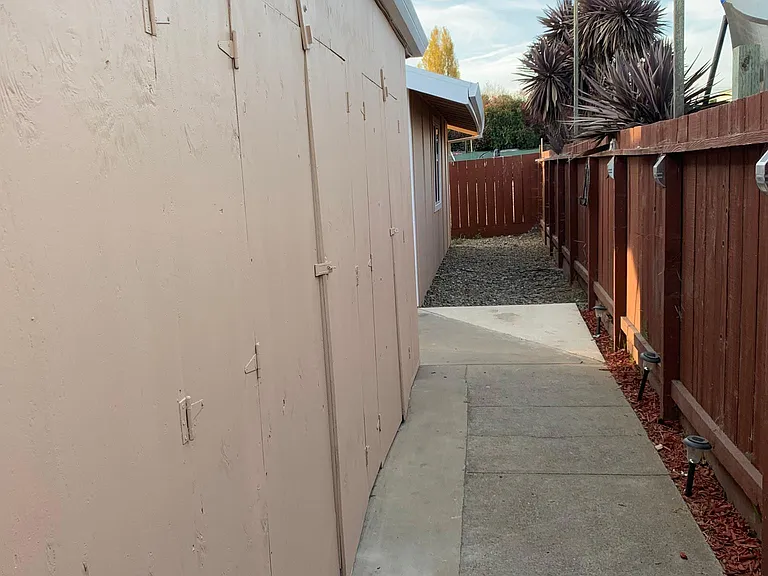 Private entry and outside storage