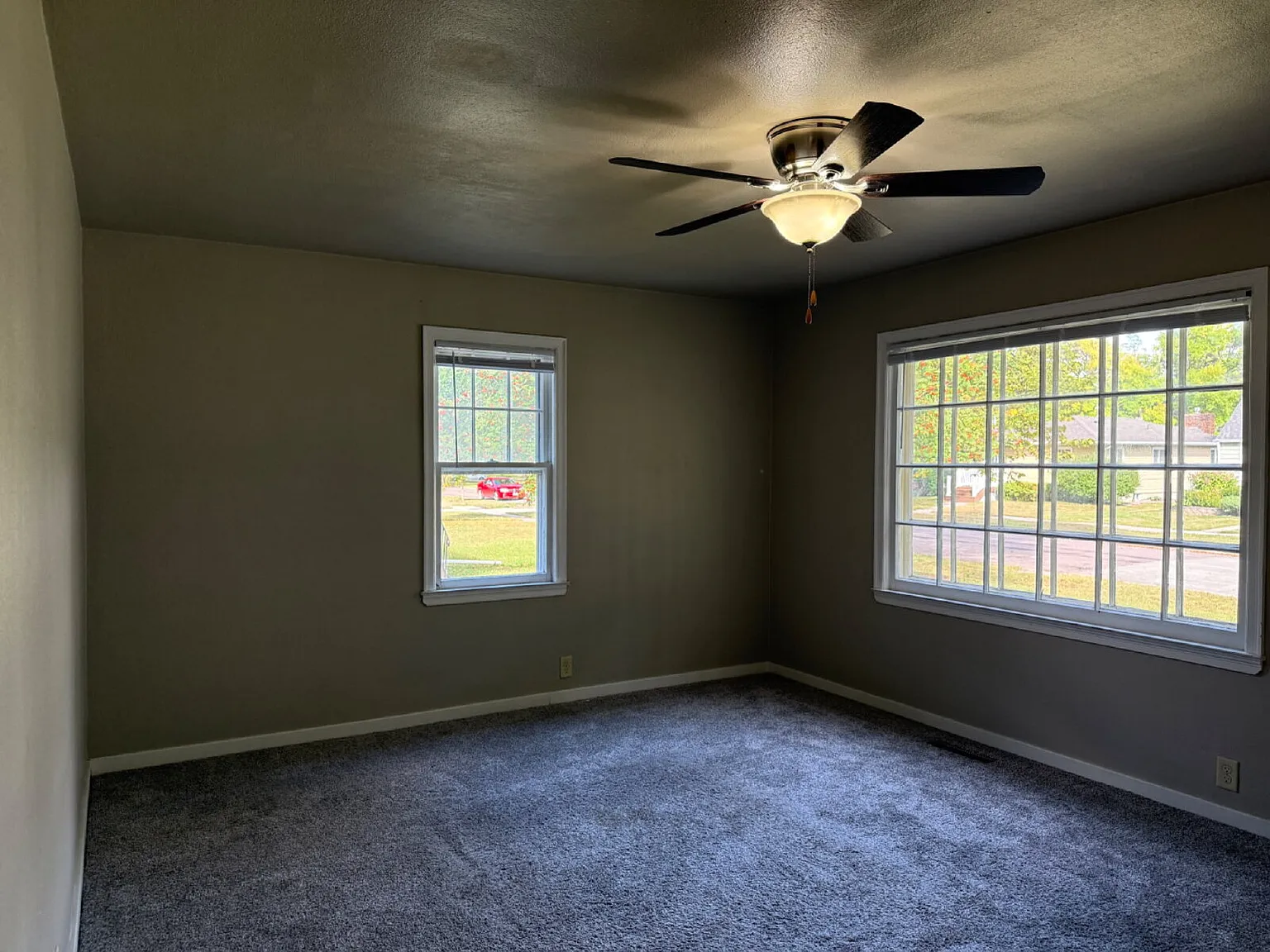 4 bed, 2.0 bath, $1,695 — Photo 2