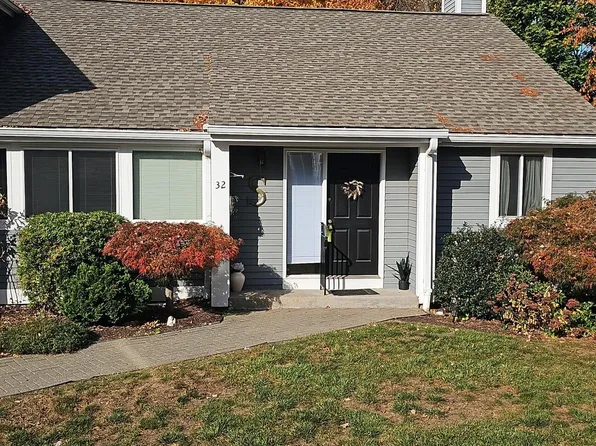 32 Old Mill Court, Simsbury, CT 06070