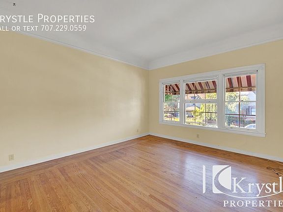 3rd image of 712 Virginia St
