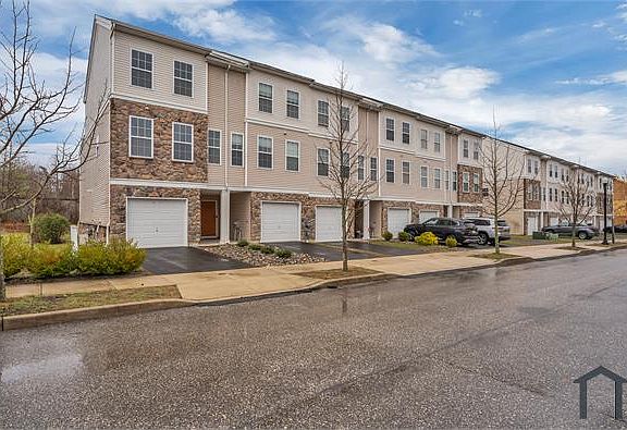3rd image of 4 Rowand Way E